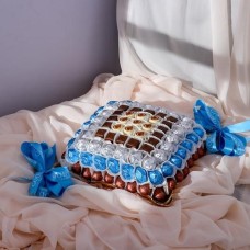 MEDIUM SQUARE TRAY WITH CHOCOLATE
